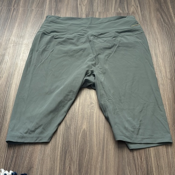 Gymshark X Whitney Simmons Bike Short Bundle - Picture 2 of 9